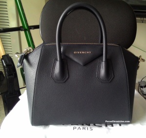 Givenchy Antigona Mini Vs Medium Bag in Black - Which size should